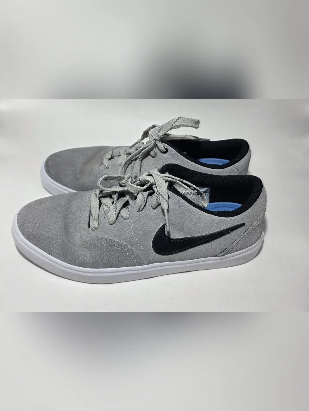 Nike SB Gray Suede Skate Shoes Sneakers Men's US 8.5 Black Swoosh